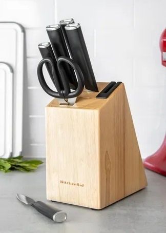 Набір ножів KitchenAid Classic 6 предметів з колодою та вмонтованим точилом KE6PSTANOBG фото